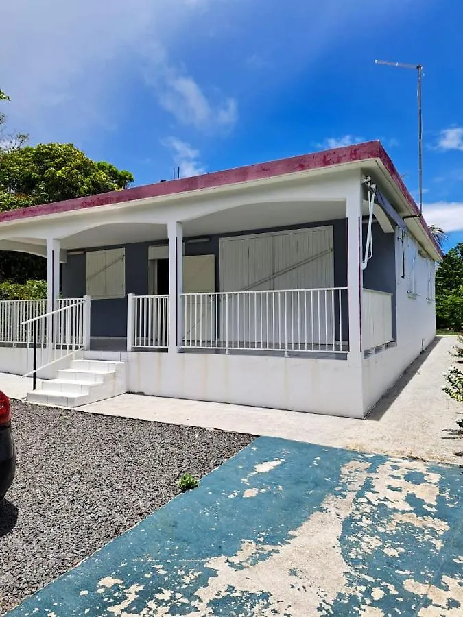 Maison Confortable A Le Moule Avec Piscine Partagee
