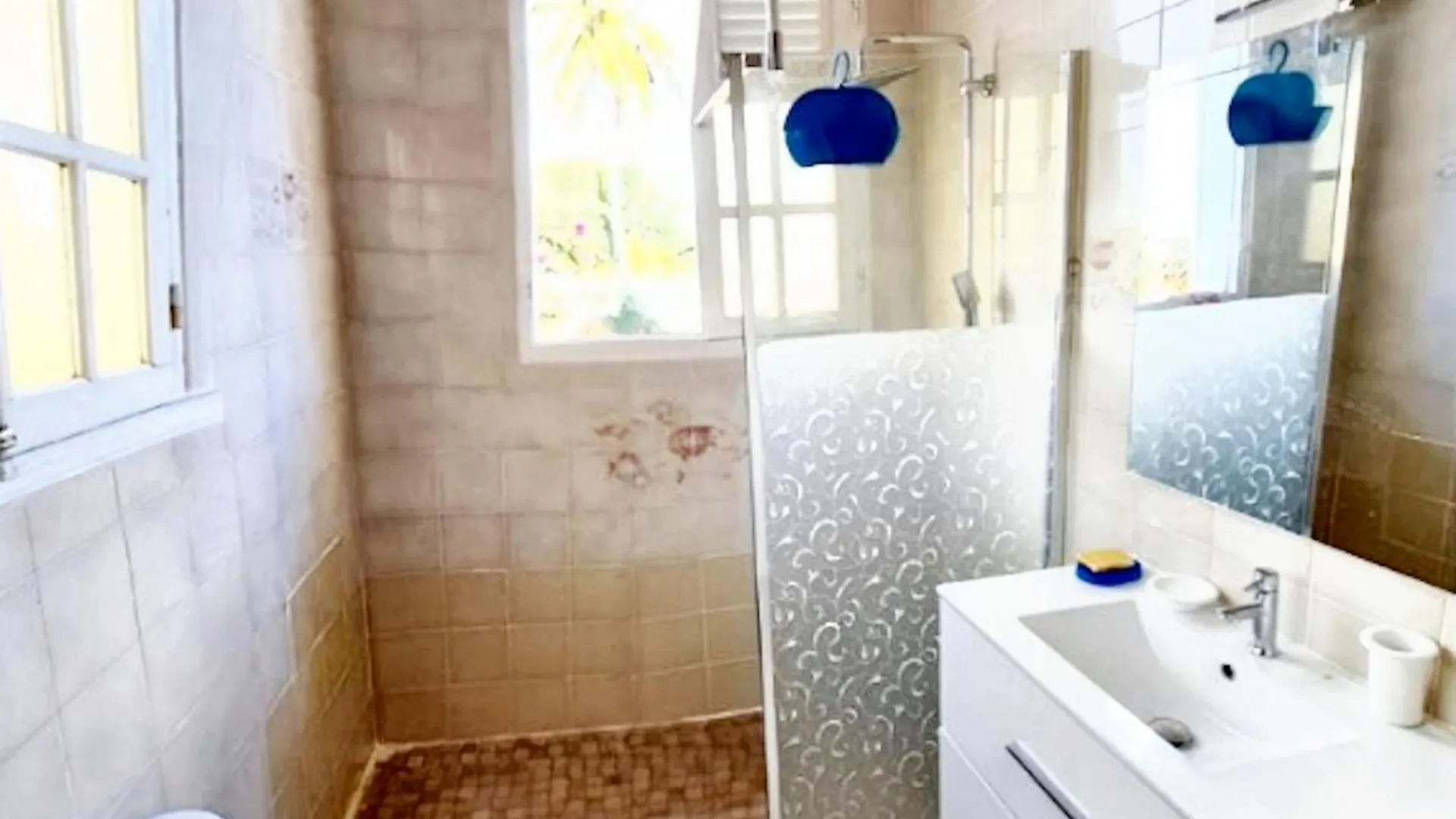 Prázdninový dům Maison Confortable A Le Moule Avec Piscine Partagee