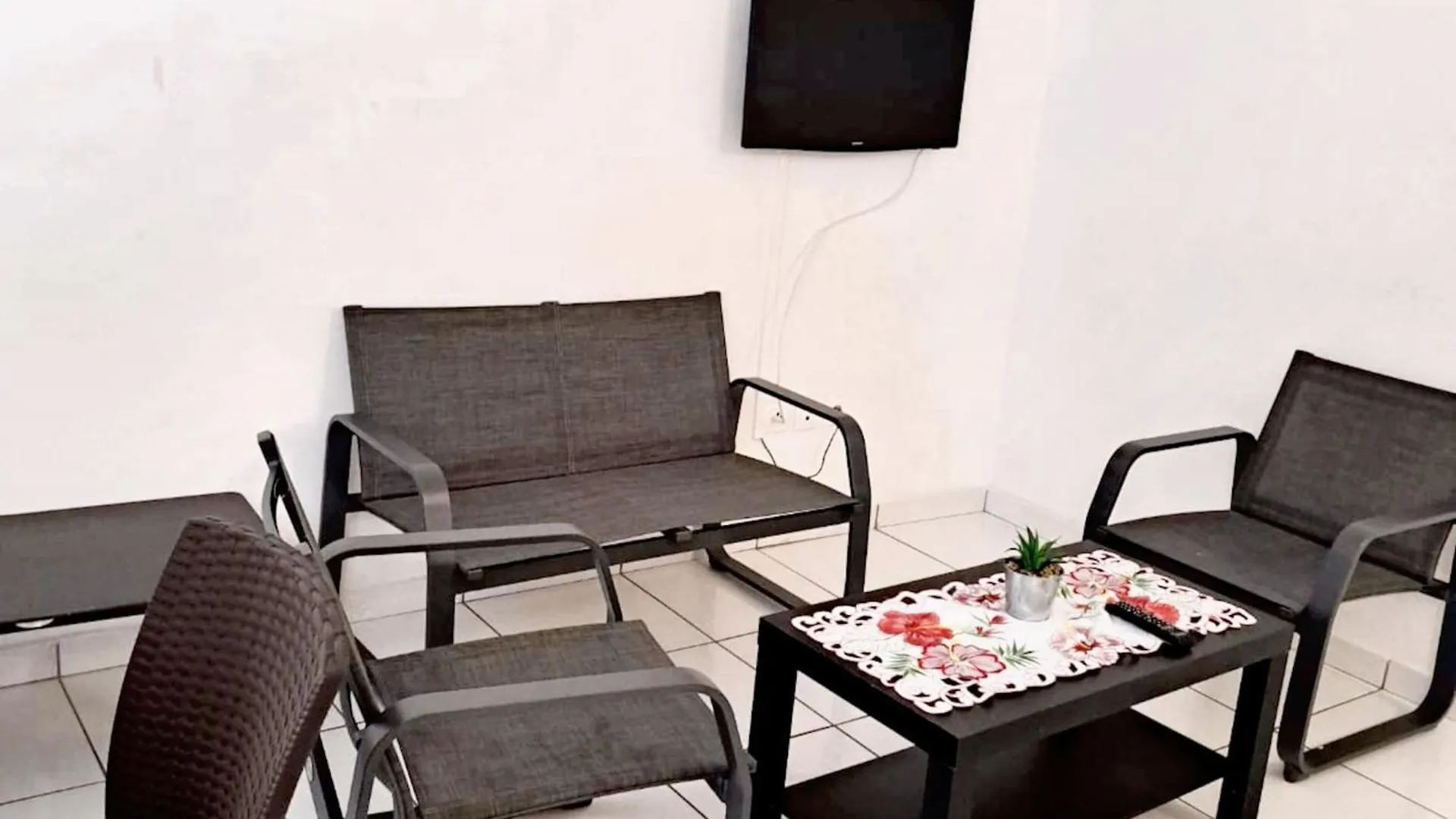 Maison Confortable A Le Moule Avec Piscine Partagee Guadeloupe
